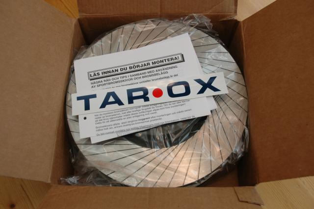 front_disc_box_open.jpg